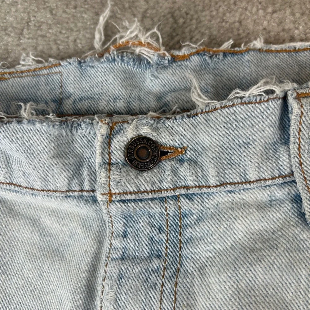 Vintage 90s Levi's 550 Relaxed Fit Jeans Men's‎ 33x30 Light Wash Distressed USA